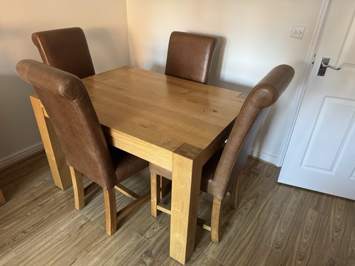 Solid oak dining table with - oak, 4